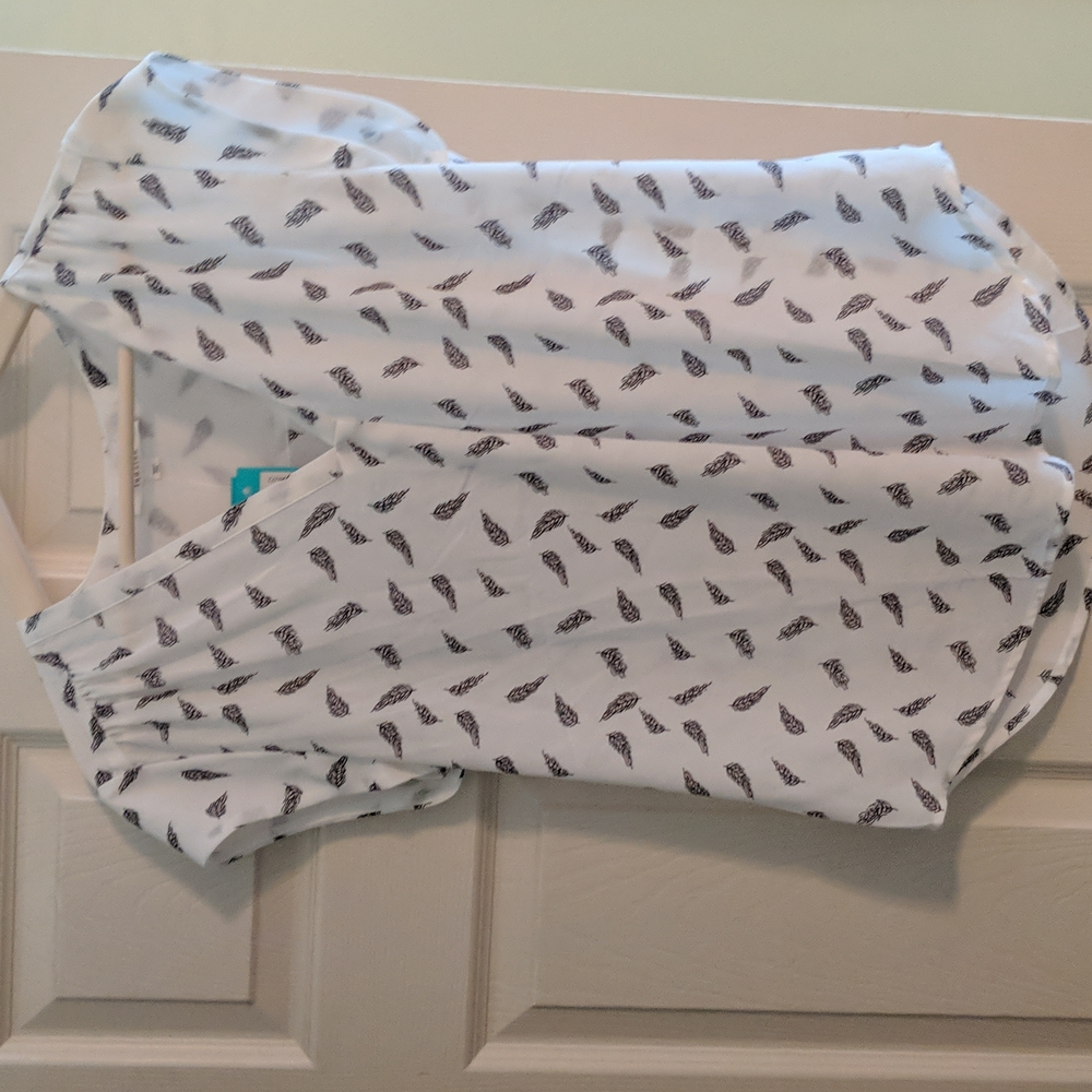 Fun2Fun Lillian V-Neck Blouse